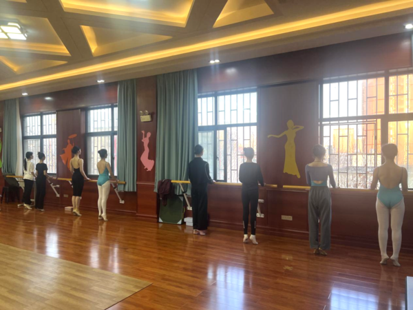 社团活动绽异彩,校园文化焕生机 (2) 社团活动绽异彩,校园文化焕生机 (2)